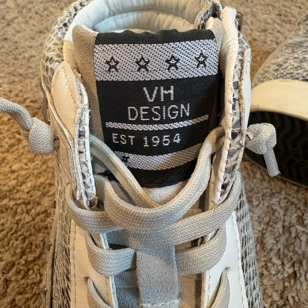 Vintage Havana Snakeskin Pattern High-Tops in White and Gray - Picture 4 of 5